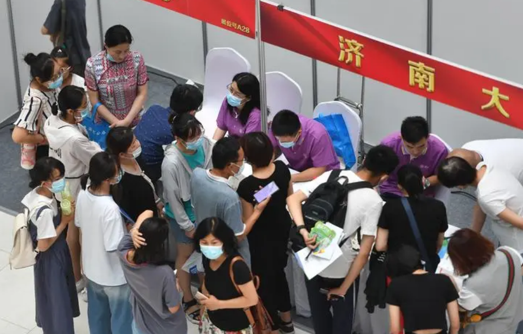 大学让人头痛的3个专业,毕业就业很迷茫,被录取后要多做打算