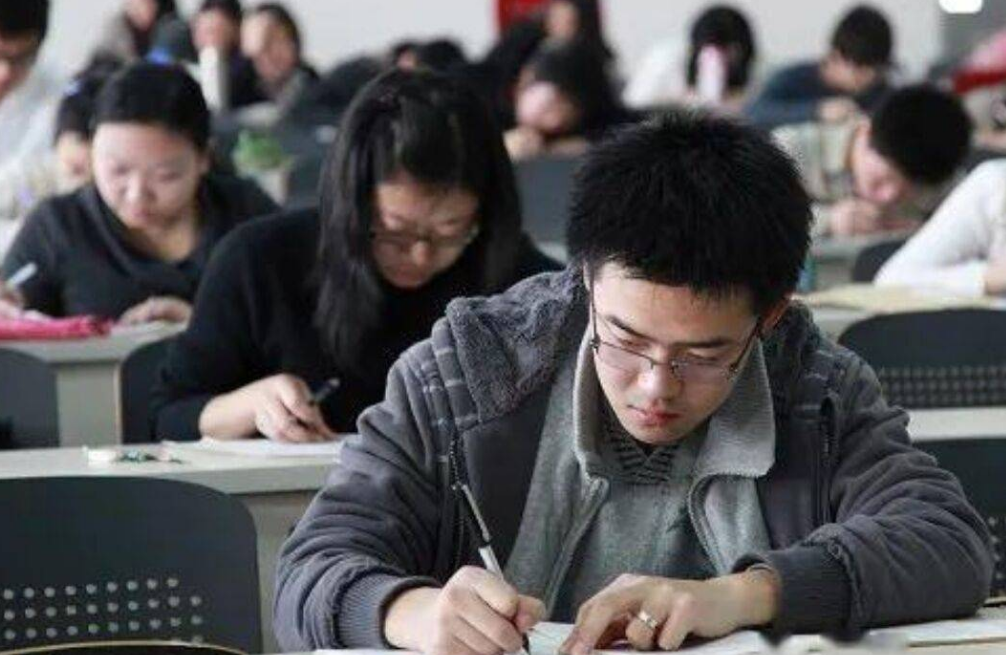 师范专业的学生,除了考编制老师还有哪些方向?这几个可以了解
