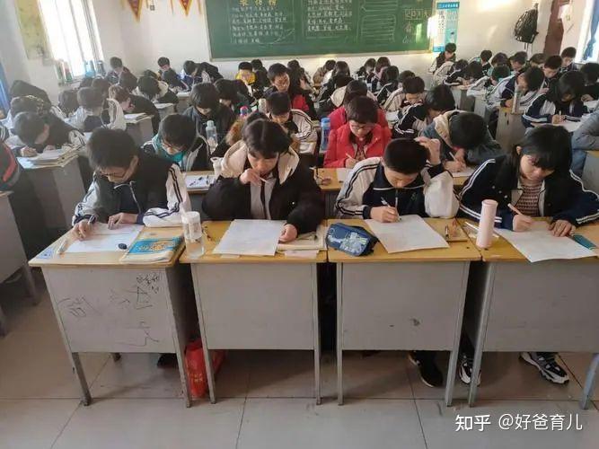 中等生跟学霸之间的差距真不是智商问题，而是这四件事没抓对！(图1)