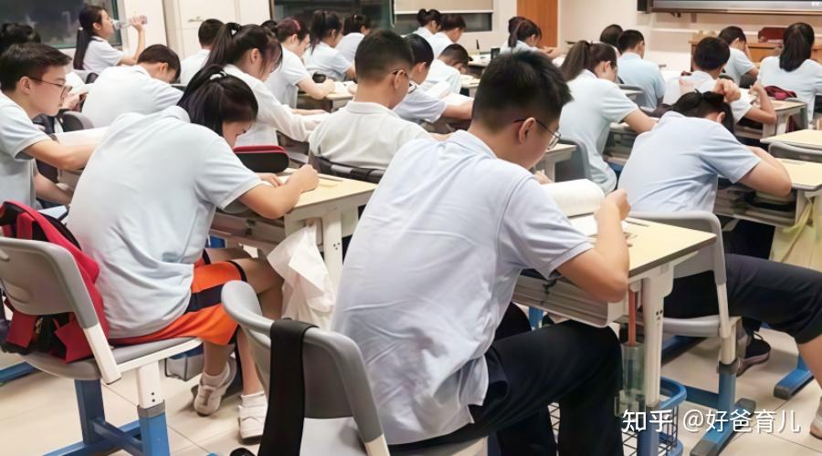 中考后回头看，发现学霸和中等生的差距根本就不是智商，而是这五个方面的不同