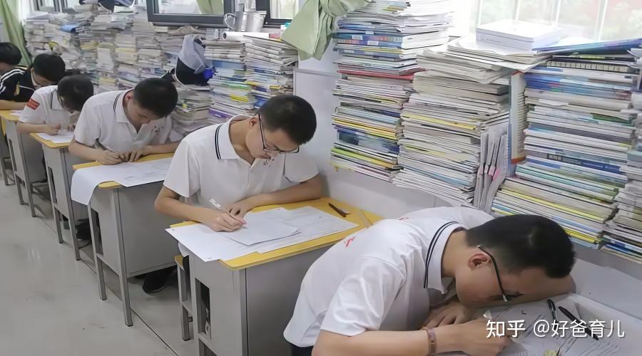 中考前的四个坑，家里有中考生的，一个都别踩！(图1)
