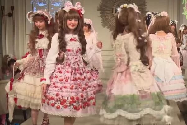 网络用语lo娘什么意思 Lolita的主要风格-图1