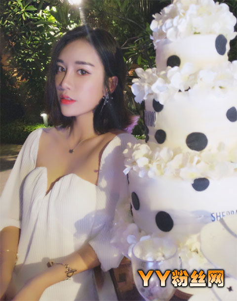 俞耶耶性感私照美到爆 俞耶耶现任男朋友是谁