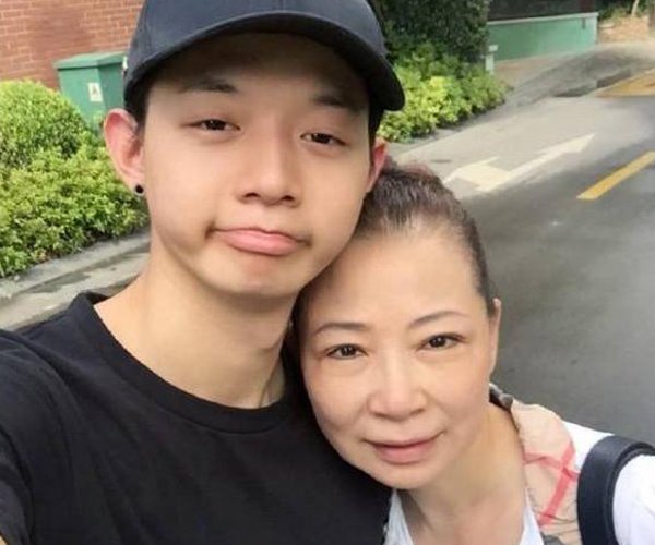 霍尊父母亲是谁 同学们评论他风格太娘-图7