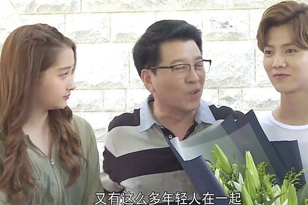 关晓彤鹿晗分手了没有 网络暴力一直在欺负他们-图4