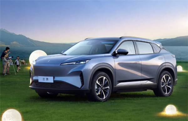 法系老友限时10.88万！神龙集团全新品牌首车示界06上市-图1