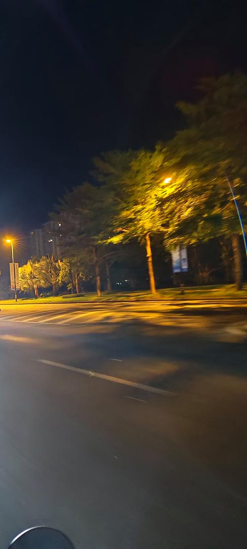 iPhone夜景模式拍摄时如何放大画面?