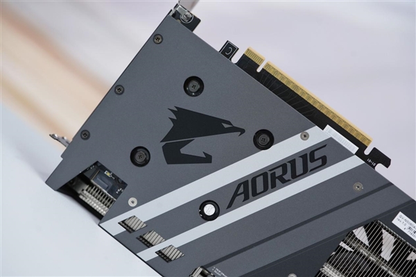 技嘉新甜点卡！小雕AORUS RTX 5060 ELITE 8GB显卡图赏-图8