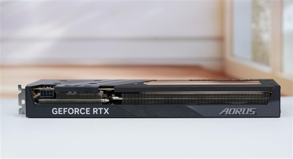 技嘉新甜点卡！小雕AORUS RTX 5060 ELITE 8GB显卡图赏-图12