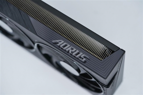 技嘉新甜点卡！小雕AORUS RTX 5060 ELITE 8GB显卡图赏-图13