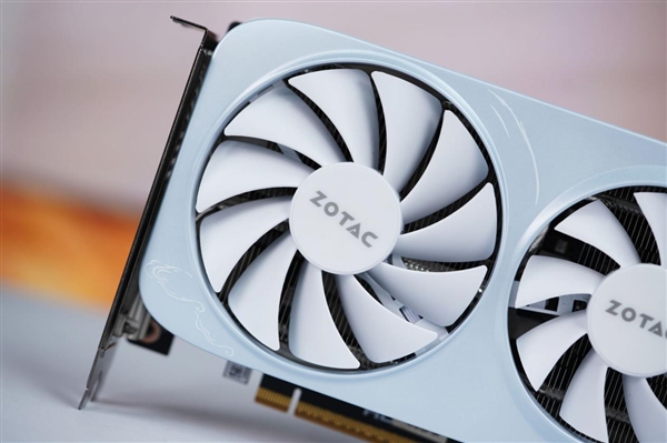 温润如玉！索泰RTX 5060月白显卡图赏-图10