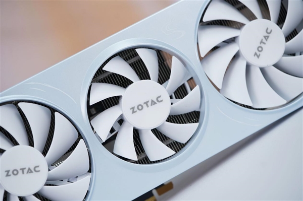 温润如玉！索泰RTX 5060月白显卡图赏-图11