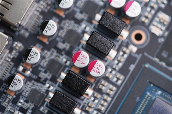 温润如玉！索泰RTX 5060月白显卡图赏-图21