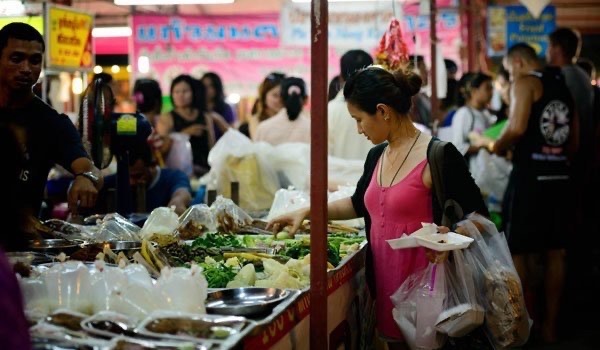 泰国租妻价格表一个月人民币多少？充斥了很多人妖-图3
