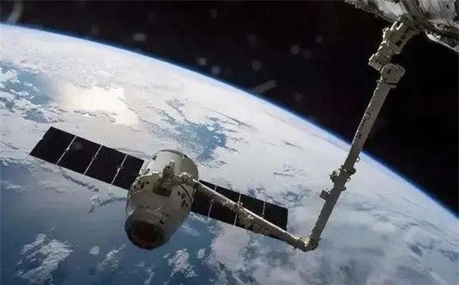 美国的卫星不断向中国卫星接近？为了监视中国(目的性很强)-图3