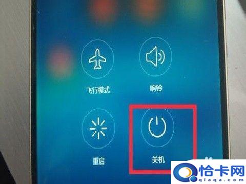 手机卡槽怎样弄出来？手机卡槽卡片怎么插