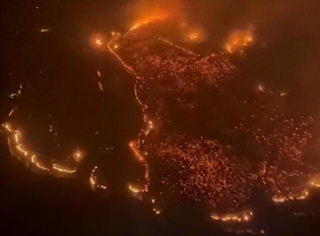 6万美军，为何注视夏威夷被烧成炼狱、拒不出手相救？-图1