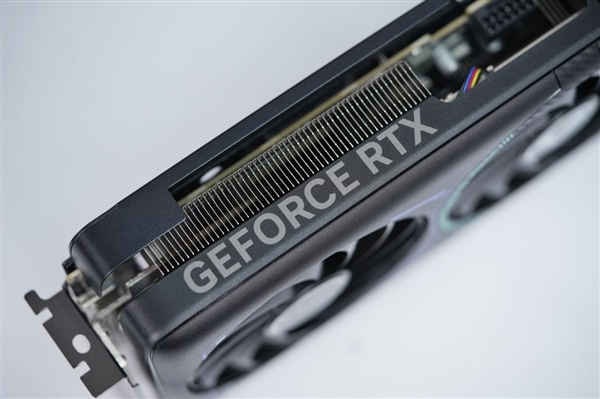 第四代电竞之心！铭瑄RTX 5070 iCraft OC 12G图赏-图11