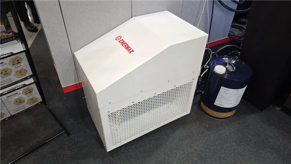 价值36万的散热方案！安耐美推出浸没式液冷：压制四块RTX 5090没压力-图3