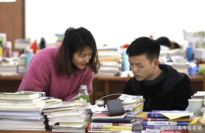 高三复读怎么申请公办学校?