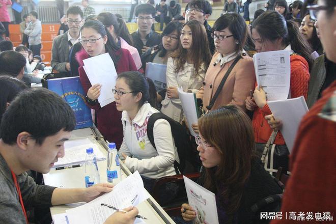 难就业的十大垃圾专业排名：本科难就业的专业有哪些？