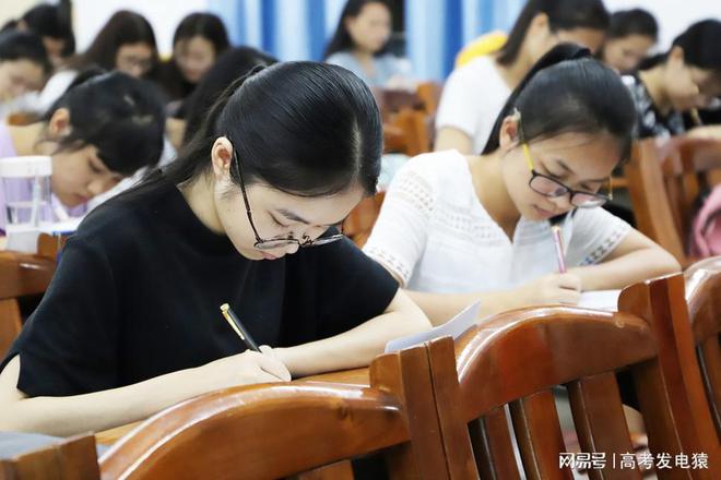 多地公费师范生违约?2024年取消免费师范生了吗?