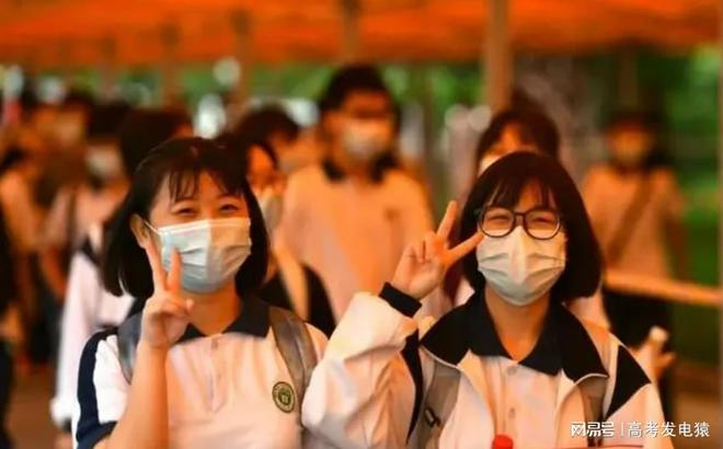 张雪峰谈五大好专业女生:2024年女生最吃香的专业