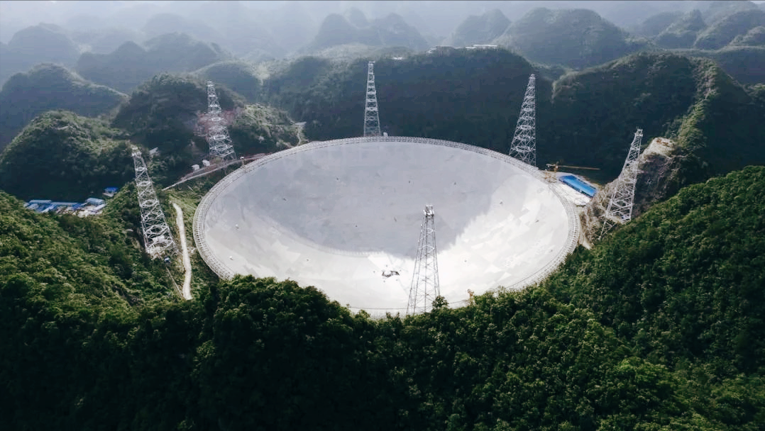 中国科技爆发了,AI、芯片、操作系统全线突破,到底怎么做到的?