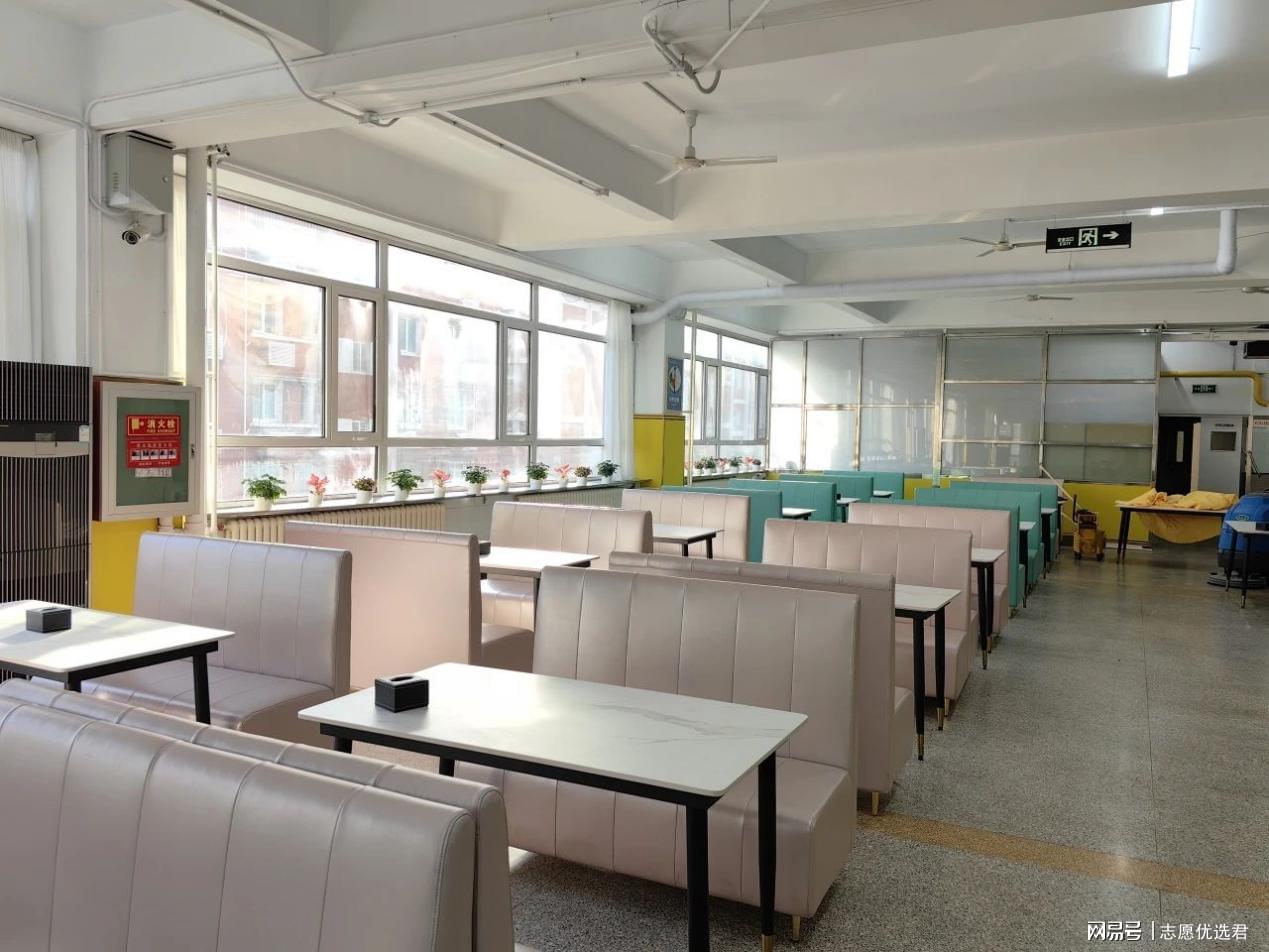 北京信息科技大学宿舍条件怎么样？假期大改造，食堂又增新口味！-图2