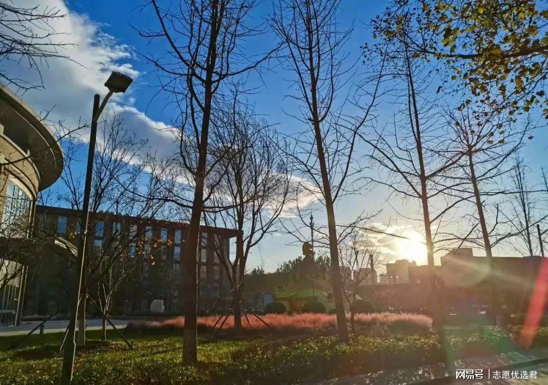 首都经济贸易大学怎么样？汇聚名师力量，实力雄厚！-图3