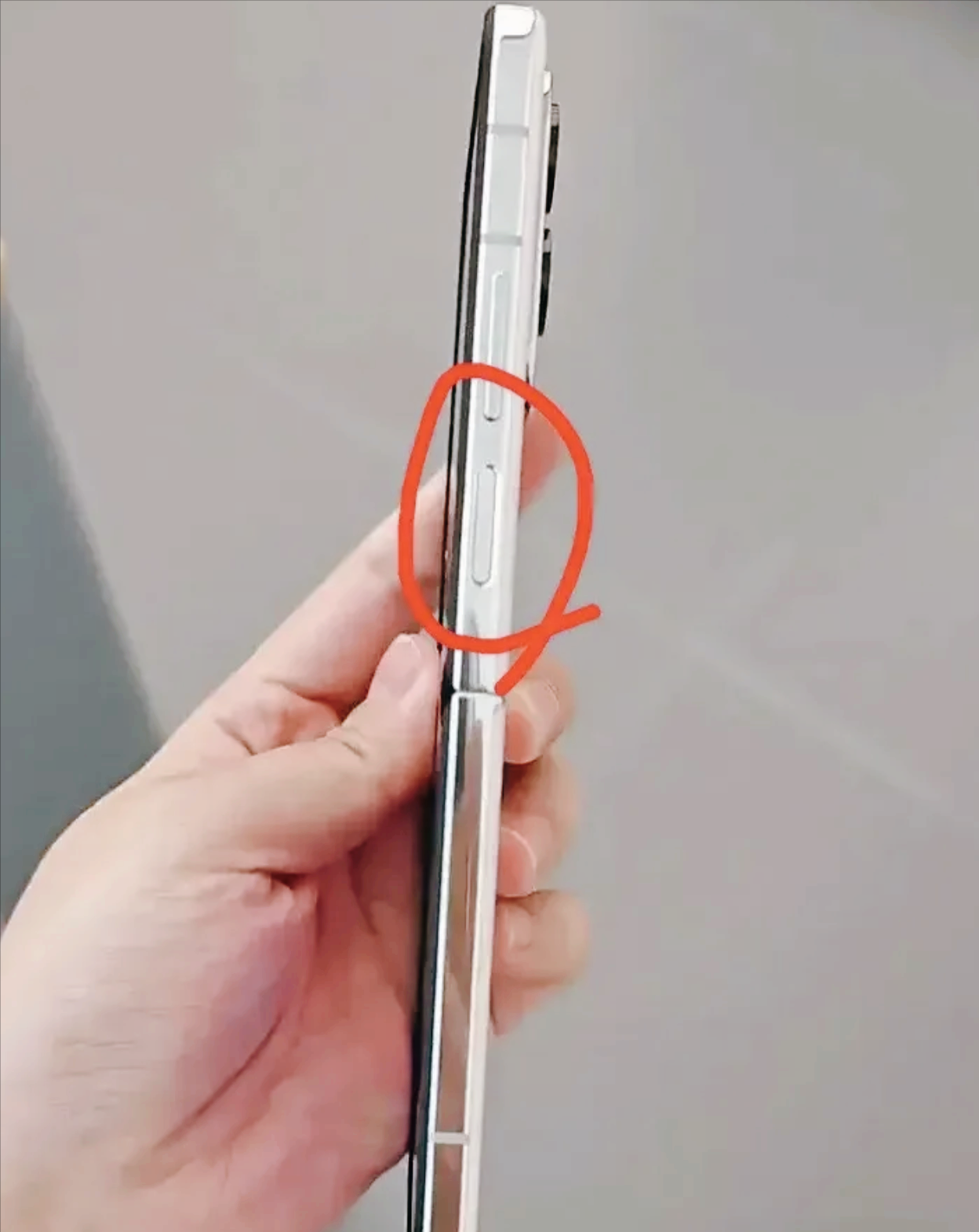 余承东官宣Pura80六月发布,三主摄+可变光圈,全系侧边指纹技术