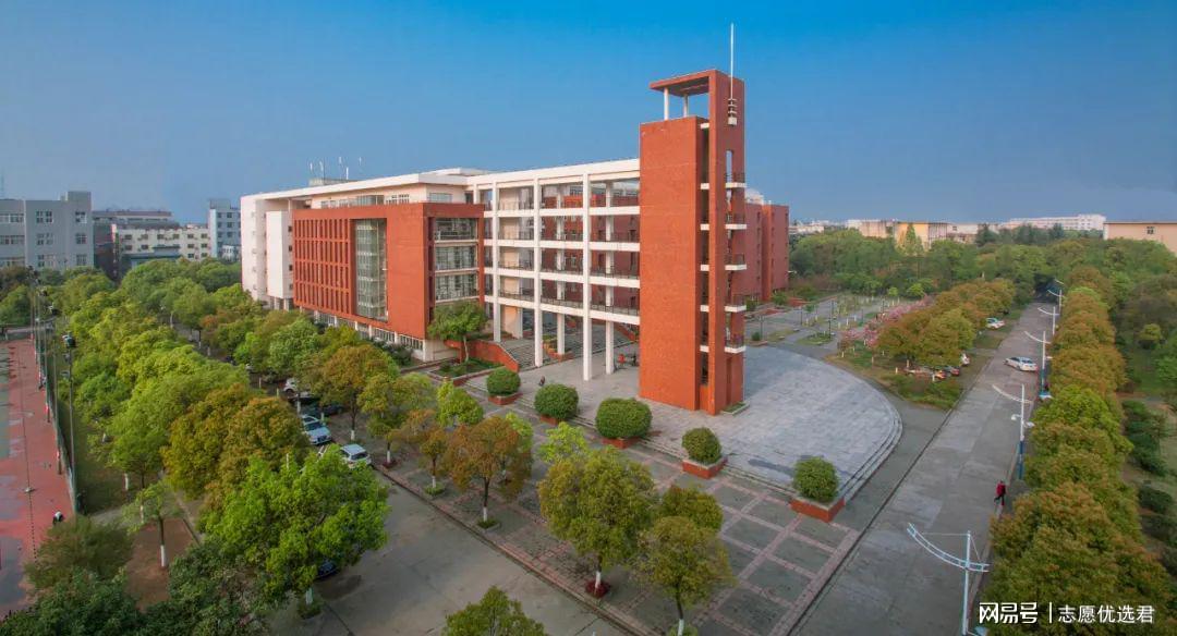 长江大学怎么样？属于什么档次？省属高校规模第一！