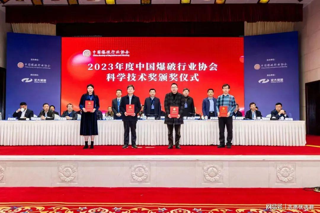 武汉科技大学怎么样？好不好？学生全员参与，科研实力全国百强！-图2
