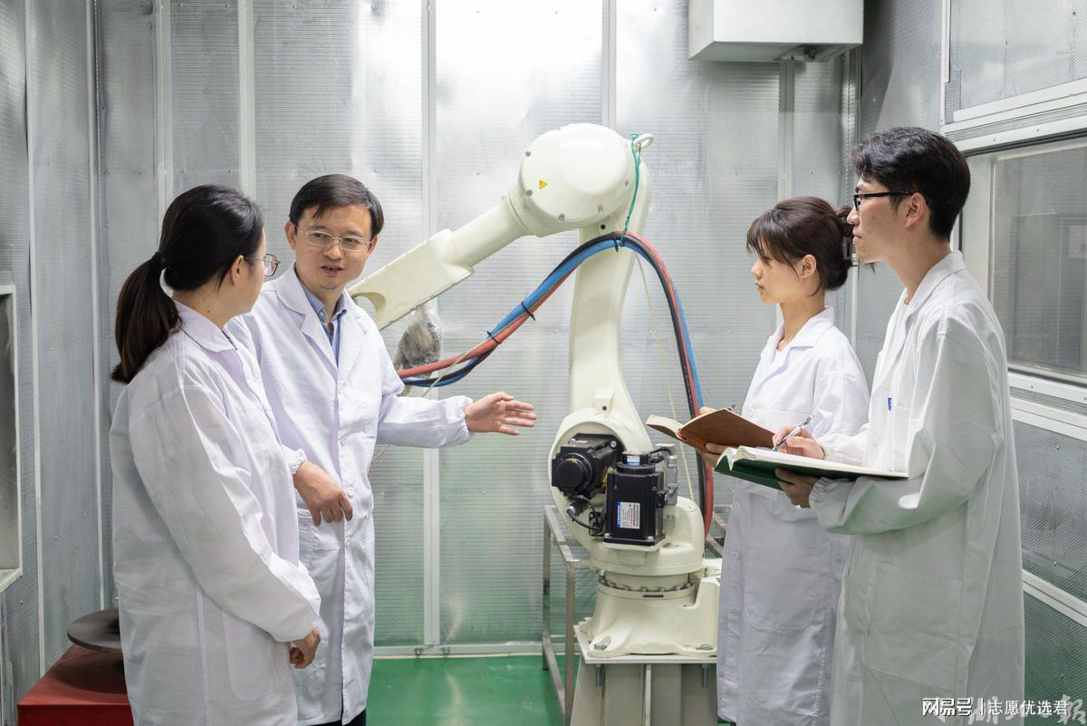 武汉科技大学怎么样？好不好？学生全员参与，科研实力全国百强！-图3