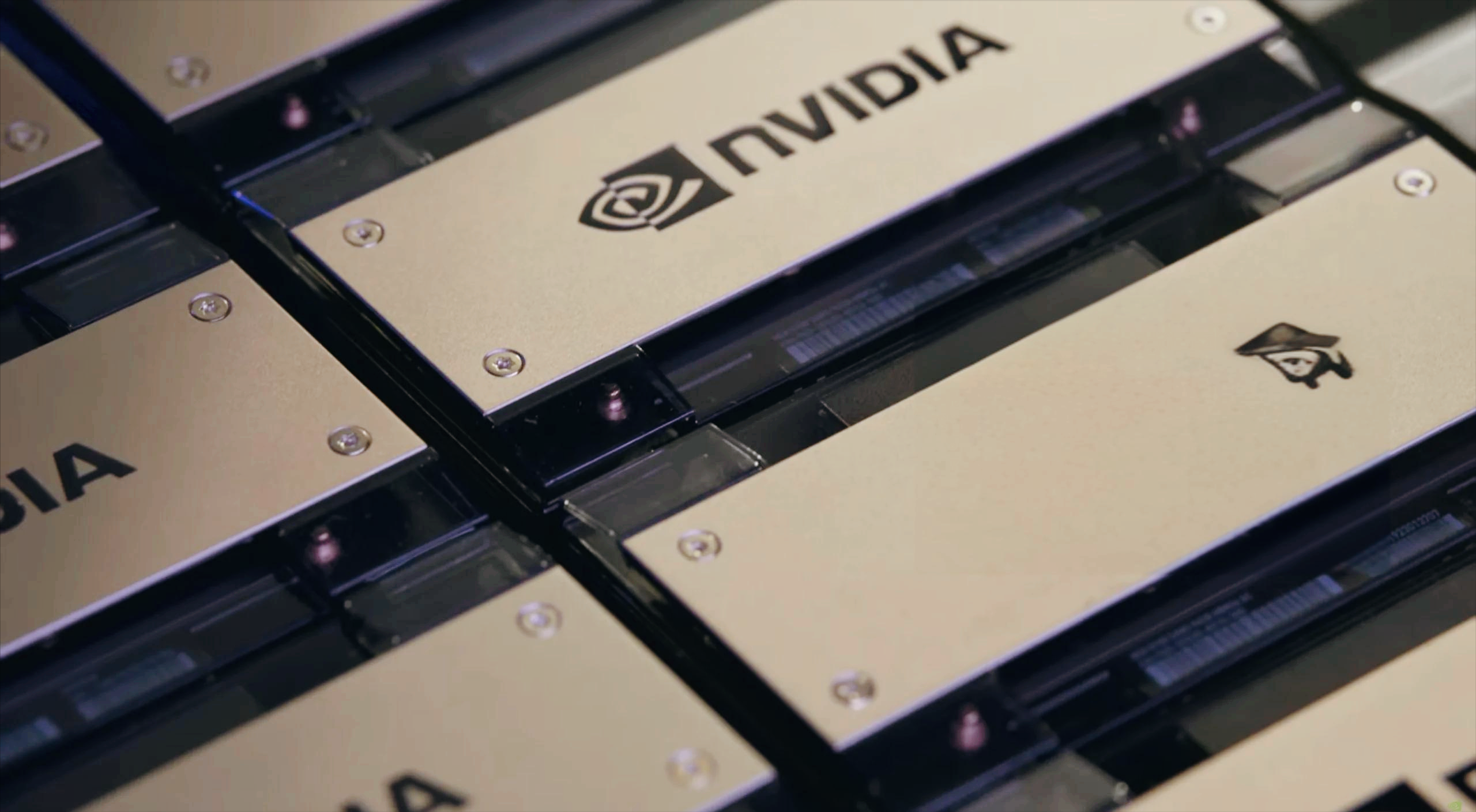 美国AI禁令再升级,芯片定位+远程锁死,国产芯片自救才是出路