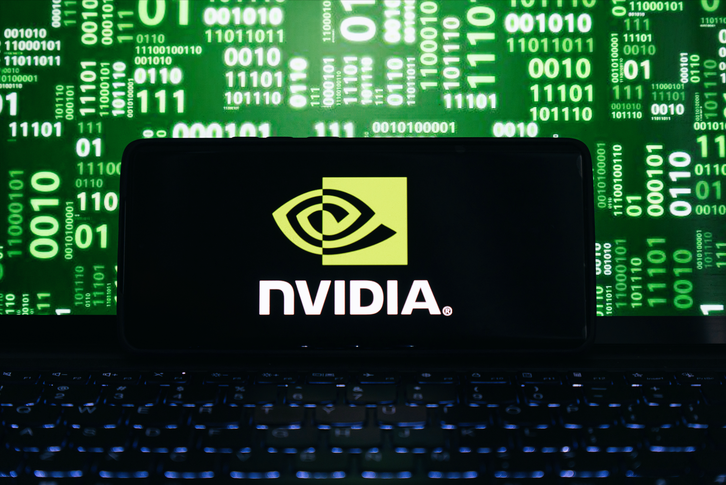 美国AI禁令再升级,芯片定位+远程锁死,国产芯片自救才是出路