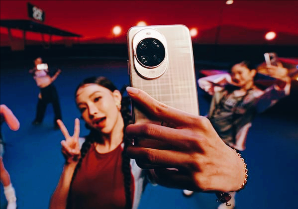 华为nova14 Pro和Ultra怎么选?对比完不纠结,700元差出四大升级