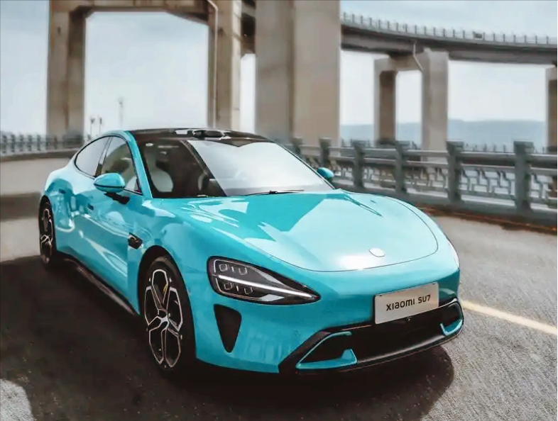 雷军坚持十年造芯,多年投入已超500亿,为何却被网友群嘲?