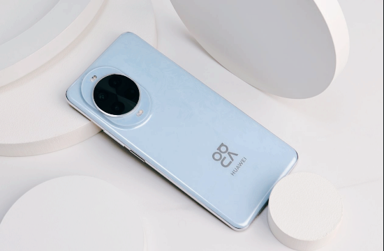 华为nova14 Ultra首个差评：鸿蒙5兼容性争议，网友评论很到位