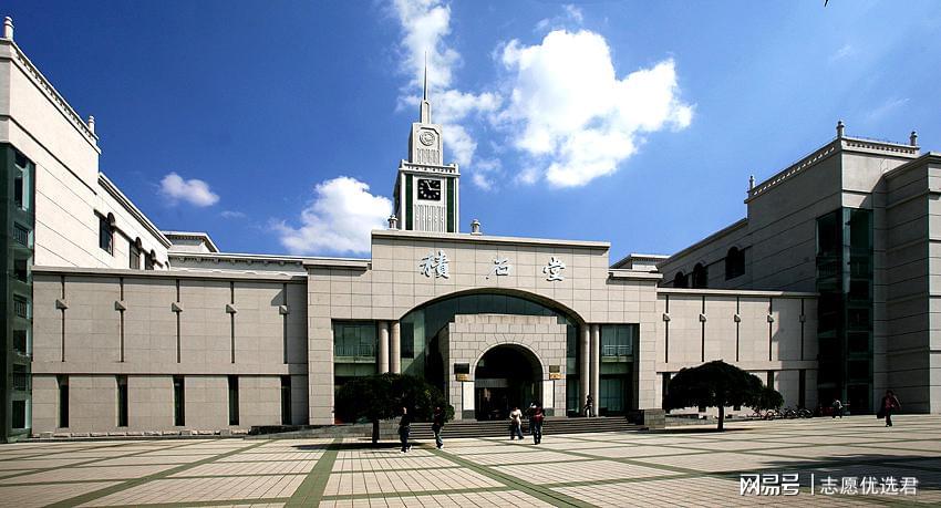 兰州大学就业好不好?一对一指导、全过程培养,就业自然好