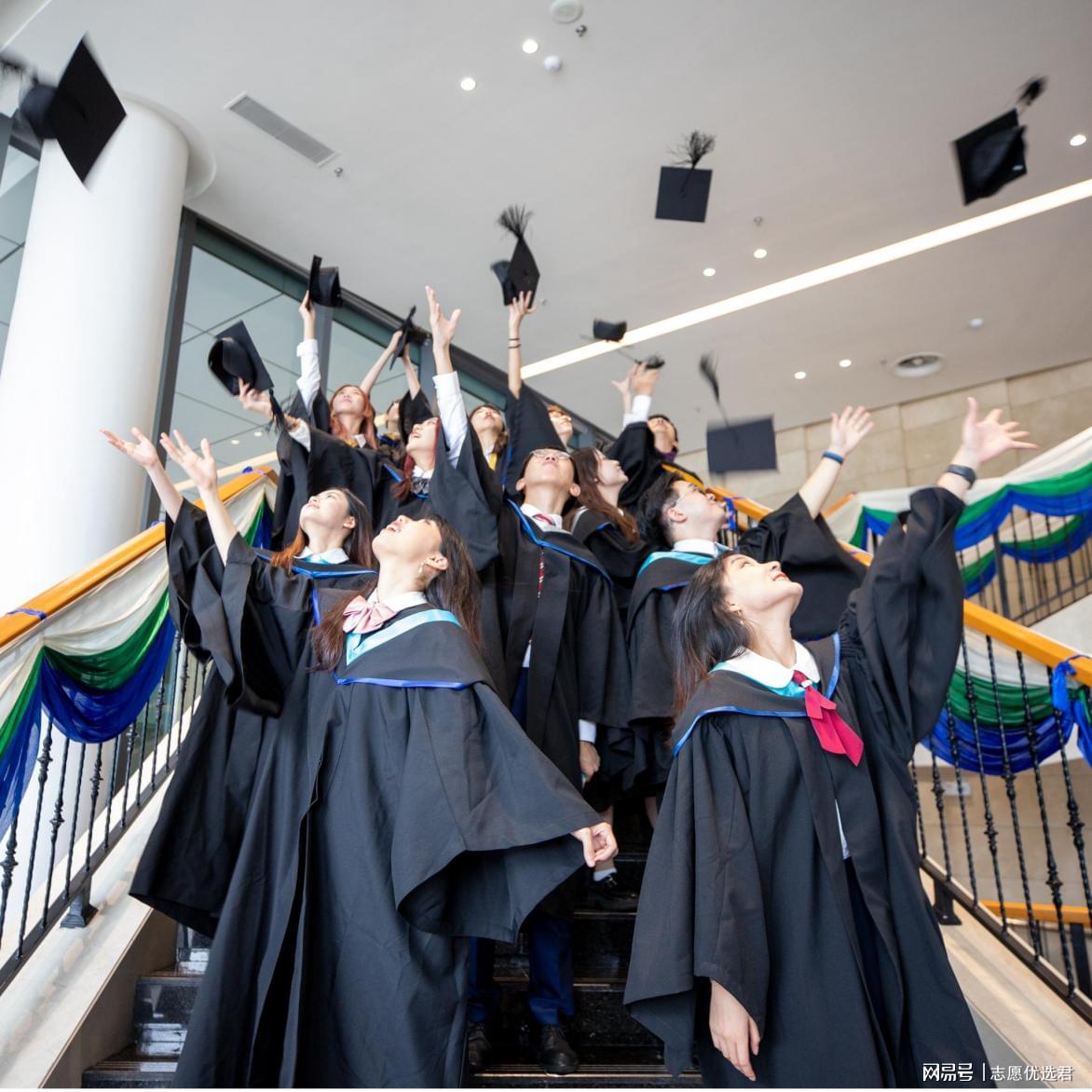 北师港浸大怎么样?全国首个!近90%升学率