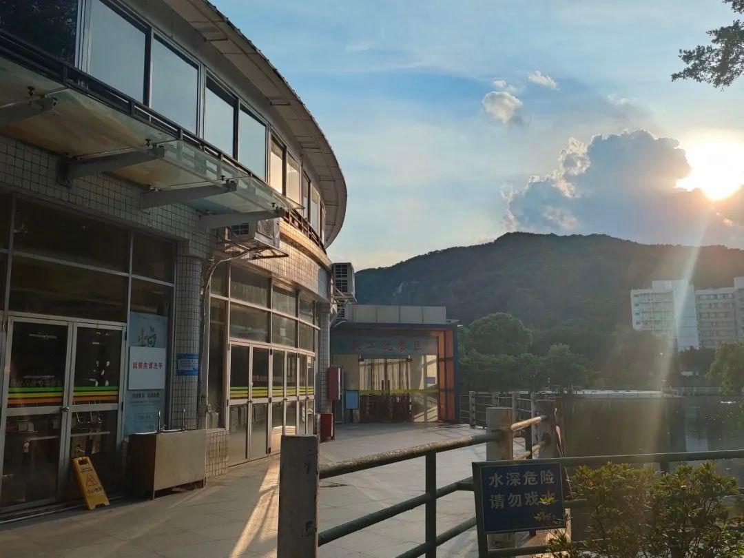 广东工业大学怎么样?食堂好不好?高端大气上档次!