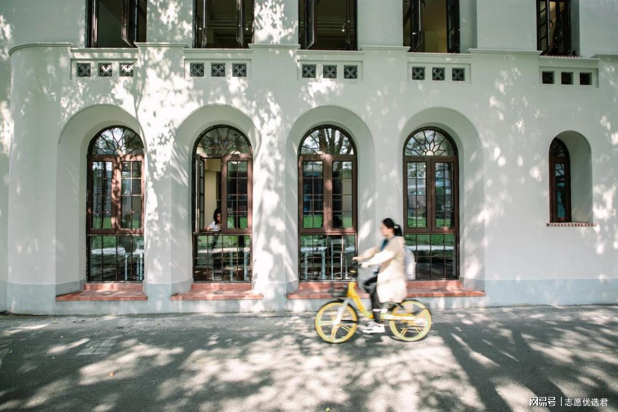 上海财经大学排名怎么样?坐拥超多国家一流本科专业,堪称顶流!