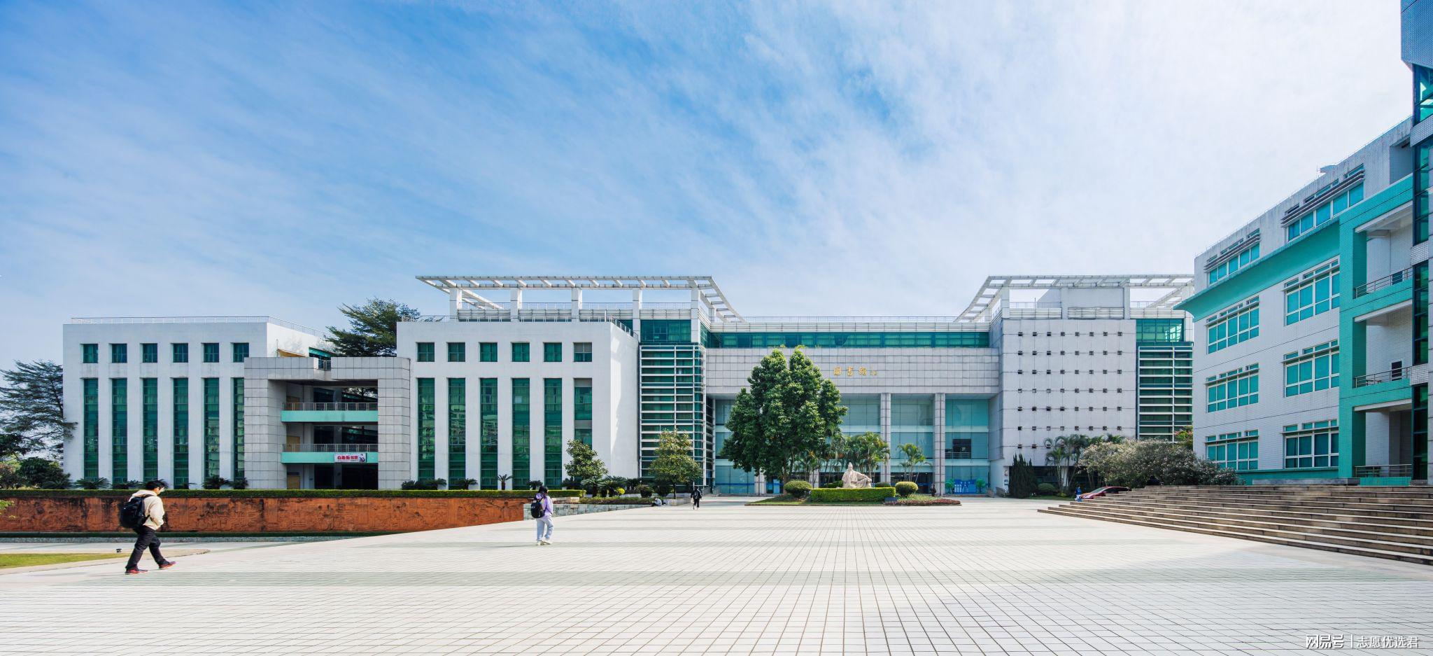 广州中医药大学排名怎么样?全国顶尖,科研资源丰富!