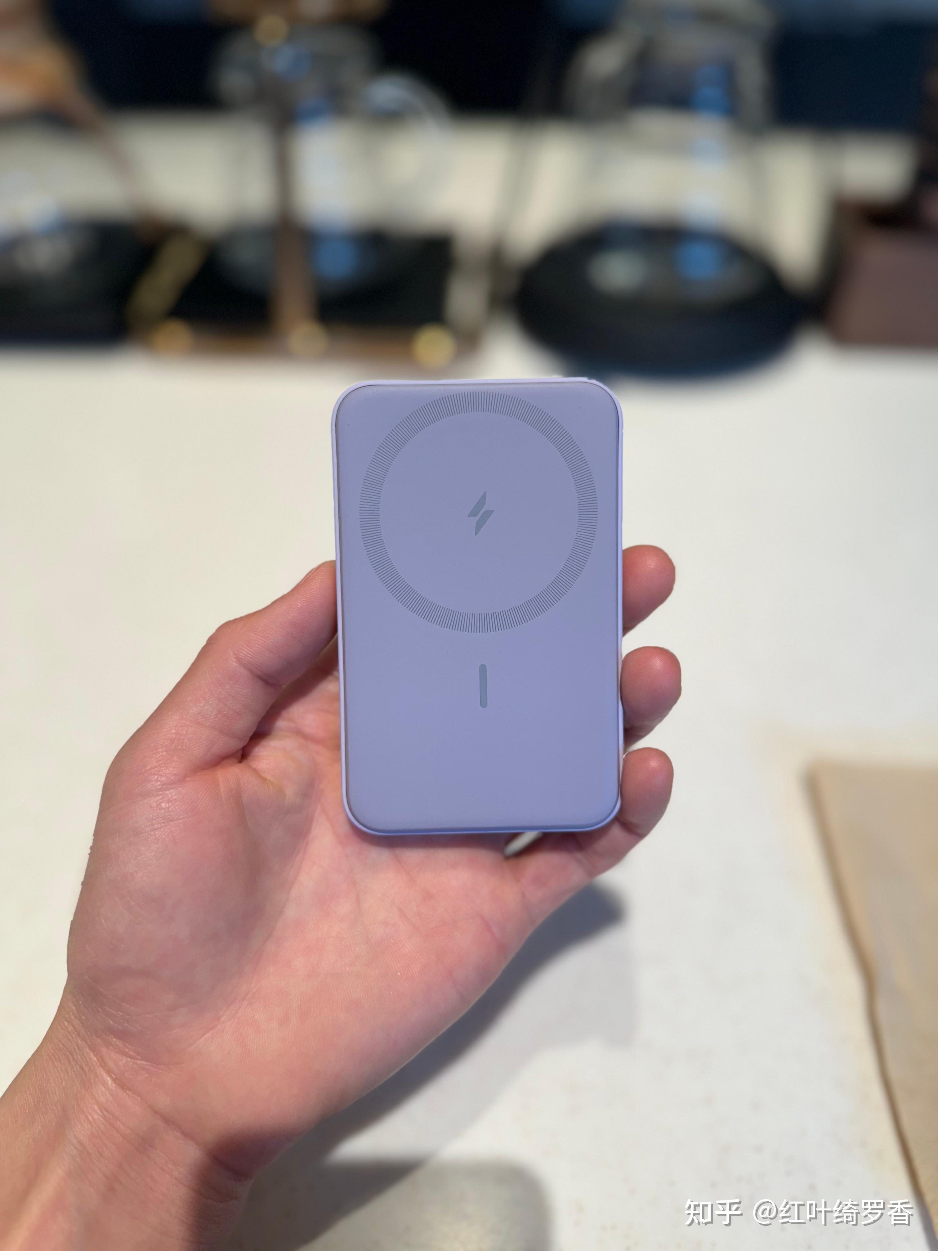 有没有适合苹果手机使用的充电宝?iPhone好用的MagSafe磁吸充电宝分享。