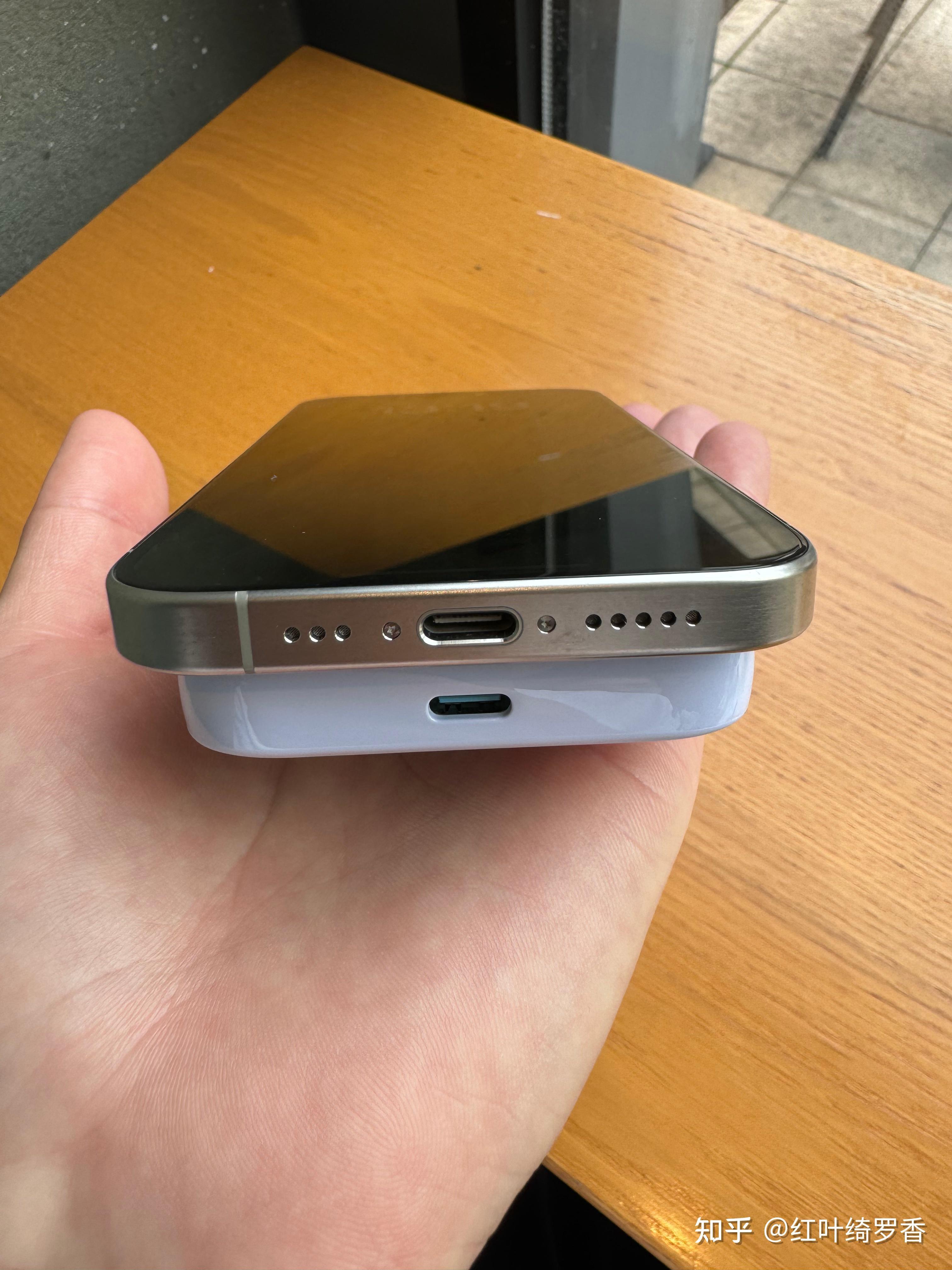 有没有适合苹果手机使用的充电宝?iPhone好用的MagSafe磁吸充电宝分享。