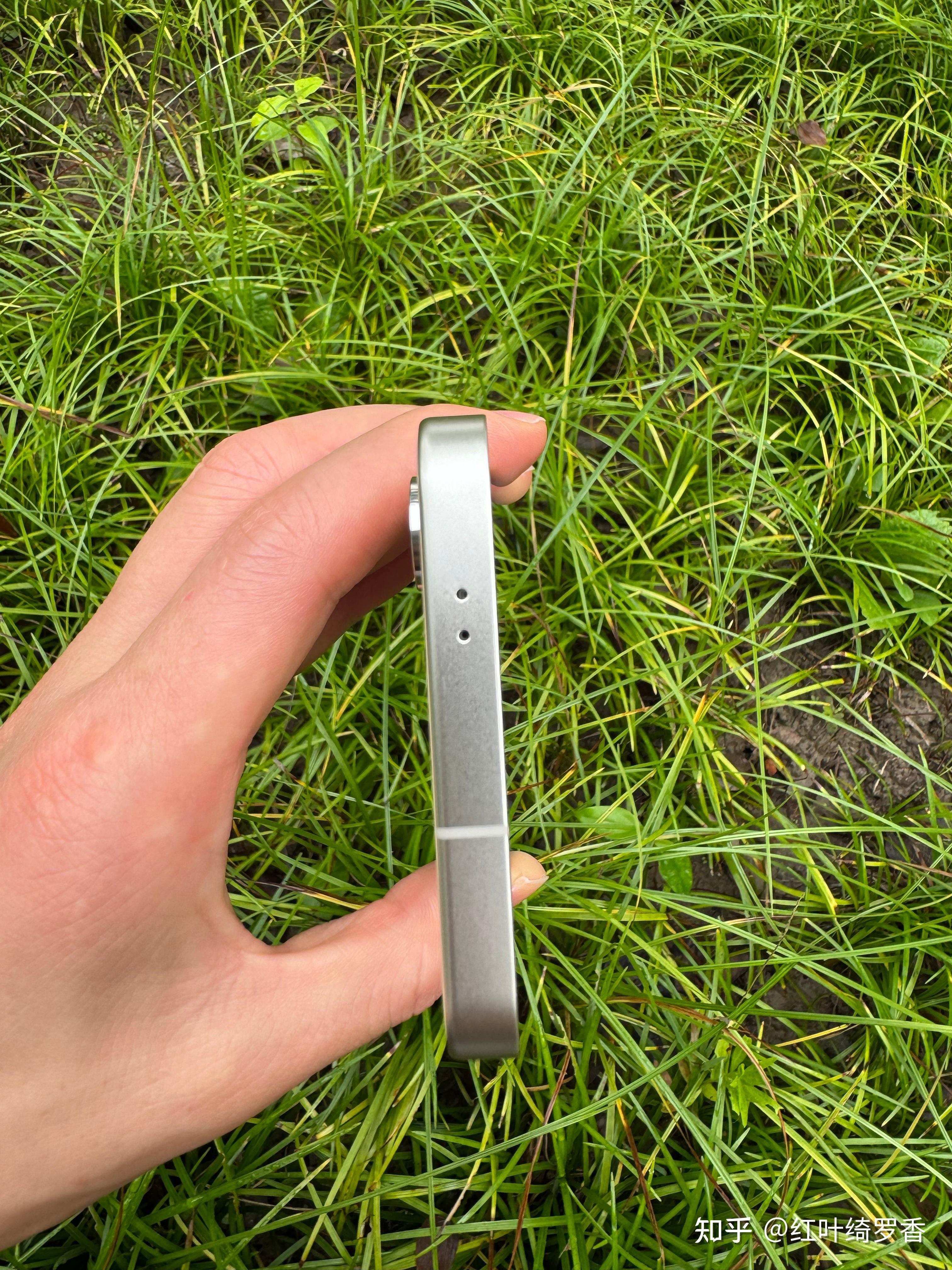 三星S24深度体验分享，精致，优雅，简洁，纯粹，高性价比。