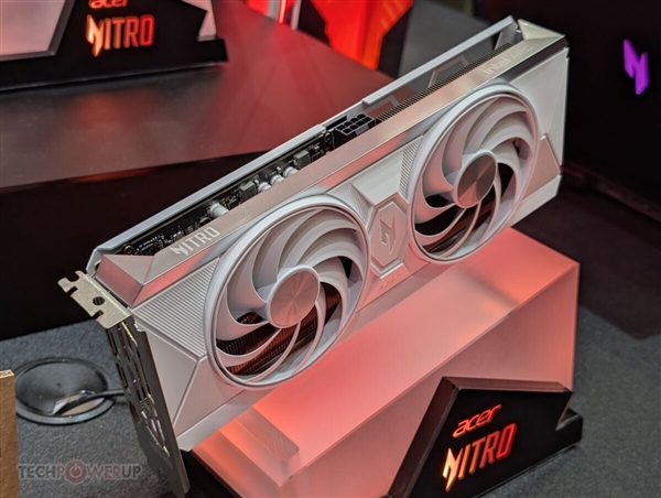 宏碁推出白色锐炫B580 Nitro：竟然还有半高锐炫A380-图2