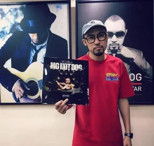MC Hotdog和欧阳靖谁地位高 励志传奇：热狗个人资料-图3