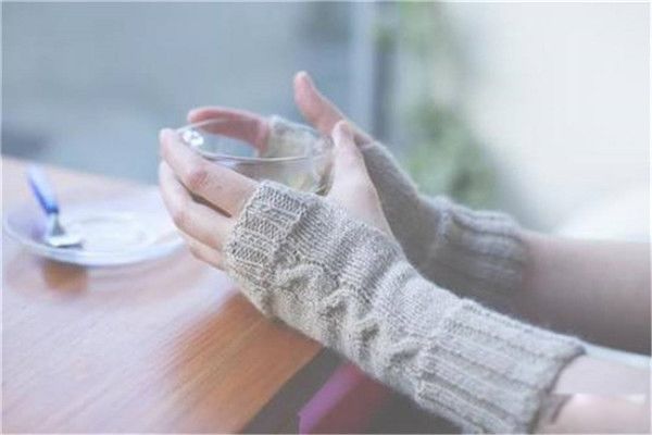 女性手脚冰凉是怎么回事 是什么原因怎么调理